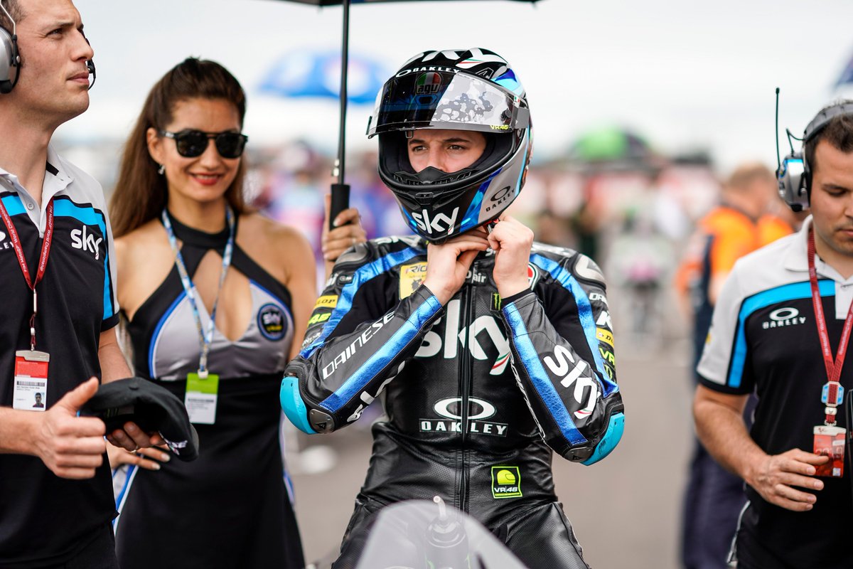 VR46RacingTeam's tweet photo. π Fast heartbeats
π Full focus
π₯ The last moments before the lights go out
π¦π· #SkyVR46Arg #ArgentinaGP https://t.co/HtOnNJbjMr