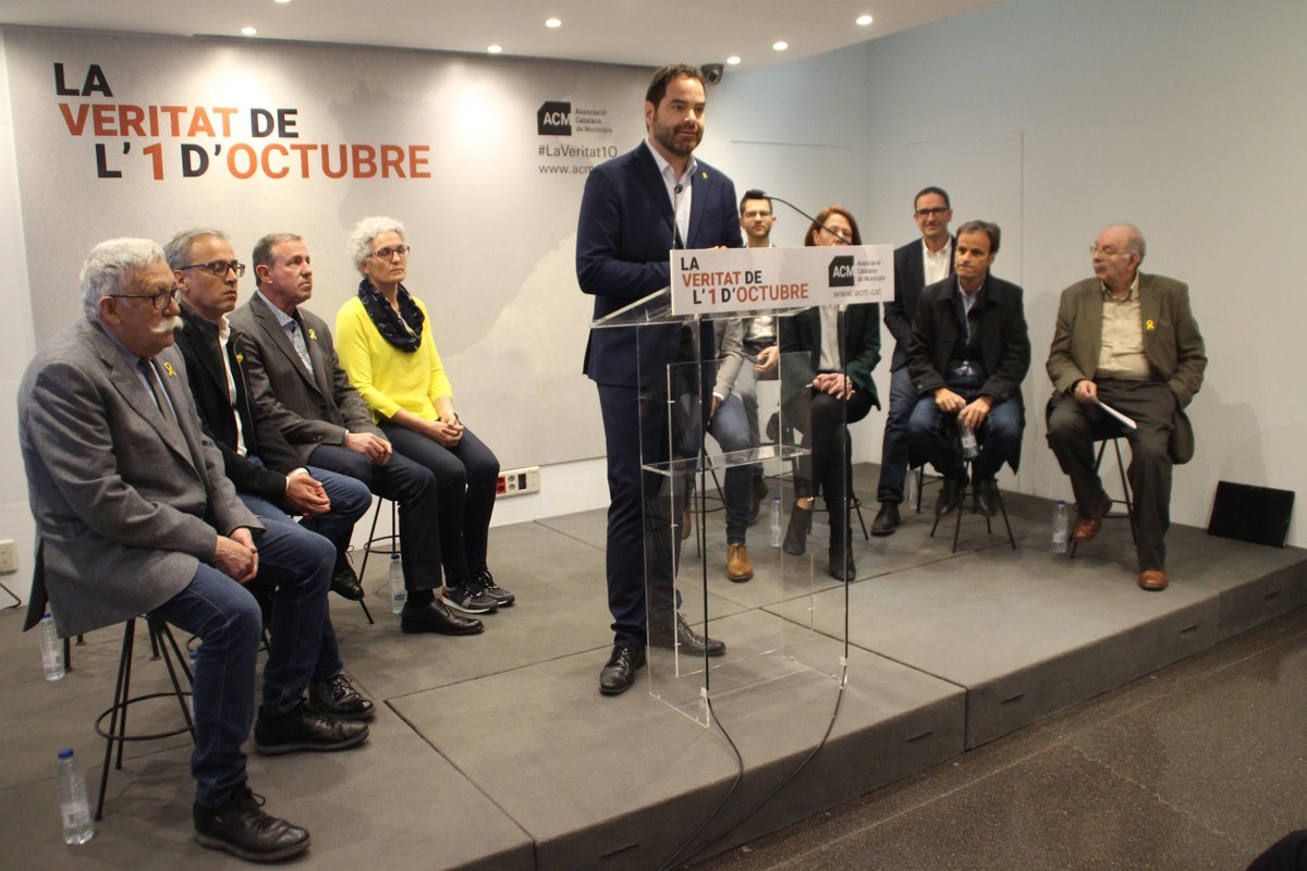 ACMunicipis's tweet image. Alcaldes i alcadesses catalans denuncien a Madrid que les declaracions dels guàrdies civils sobre l’1-O “són falses i inventades" acm.cat/actualitat/alc… #LaVeritat1O