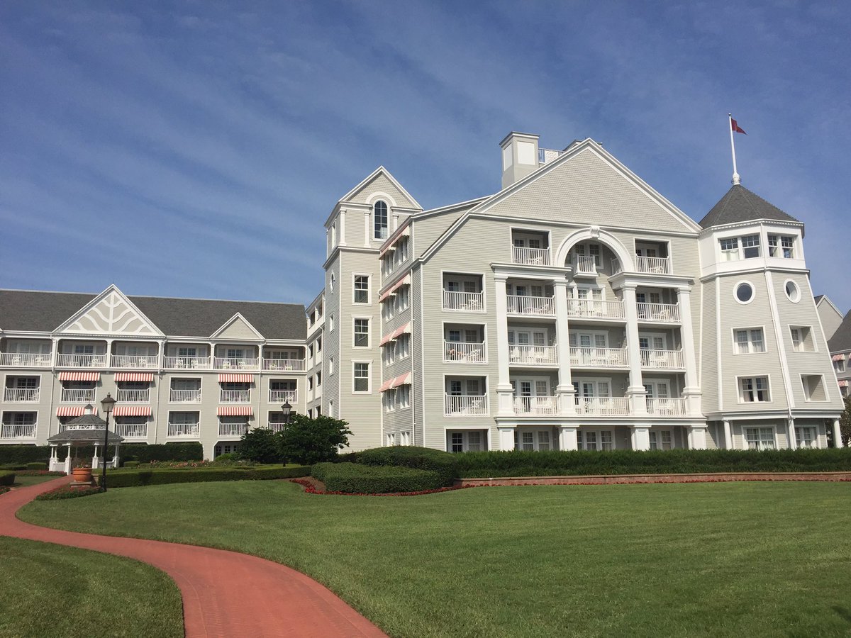 ShannonHeffern's tweet image. What’s your favorite #DisneyWorld Resort? 🤔 Heading back to Yacht Club for my #GSCAdvisorConference in a few days! 🙌🏼 #ShannonHeffernTravelPlanner