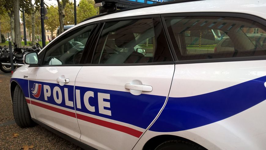 Un chauffard ayant renversé deux piétons activement recherché à Toulouse dlvr.it/R24mKn (FranceBleu)