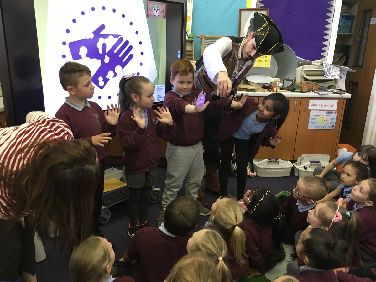Stphilipevanspr's tweet photo. Solving the mystery of ‘The Pirates of the Chillibean’ in Year 2 - preventing the spread of germs. @FSAWales #chillibean https://t.co/8P1Spv7Tgr