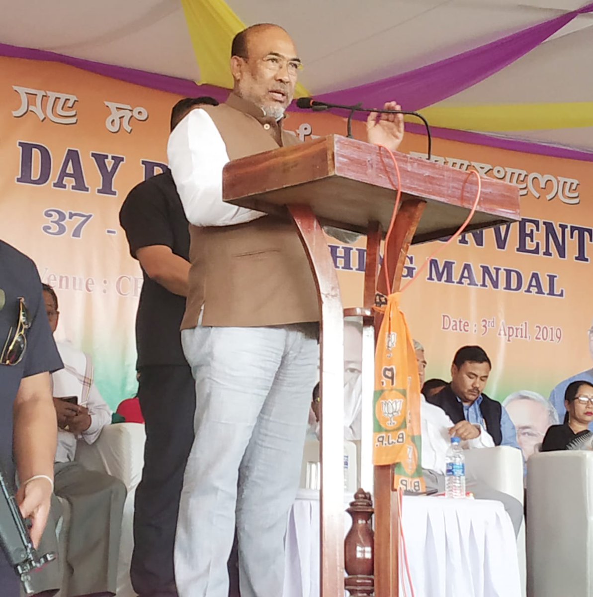 NBirenSingh's tweet photo. Attended One Day Political Convention at Kakching, held in support of Shri Benjamin Mate, BJP candidate from Outer Manipur PC for the 17th Lok Sabha Elections 2019. The people who attended in thousands pledged their support for #NamoAgain #Vote4PeaceAndDevelopment #Victory4BJP https://t.co/d7QT88PISe