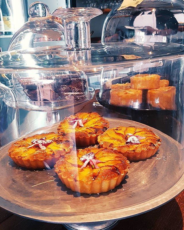 EateryHermanus's tweet photo. For those with a SWEET TOOTH
#sweettooth #pastries #bakery #fresh #sweet #appletarts #chocolatebrownies #appleballs #millionairescake #scones #savoury #baking #cake #pastry #foodporn #chocolate #dessert #delicious #cafe #coffee #coffeeshop #eateryhermanus #hermanus #coffeea… https://t.co/dyNGS0iZ5G