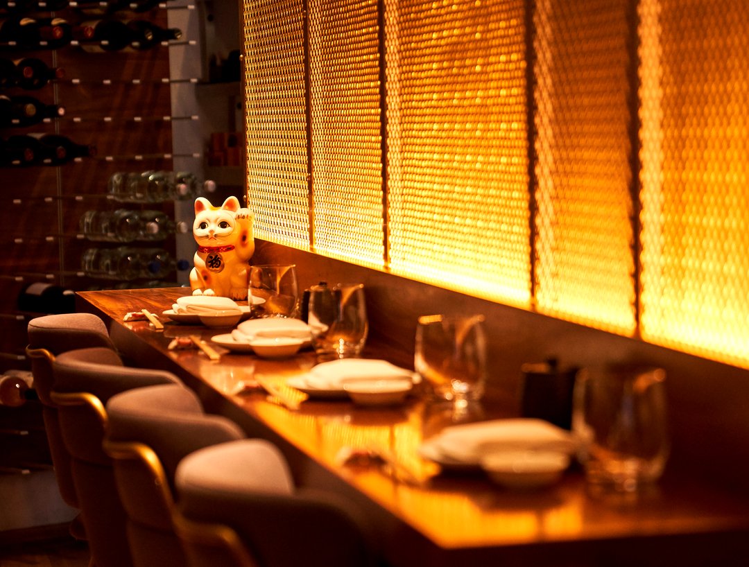 A true welcome  to TAKA from our Maneki-neko . 🐱
Good luck and fortune to you all. 
.
.
.
#TakaMayfair #JapaneseFood #Interiordesign #Maneki-neko #cat #welcome #good #fortune #luck #japanese #ceramic #wood #interiors #Mayfair