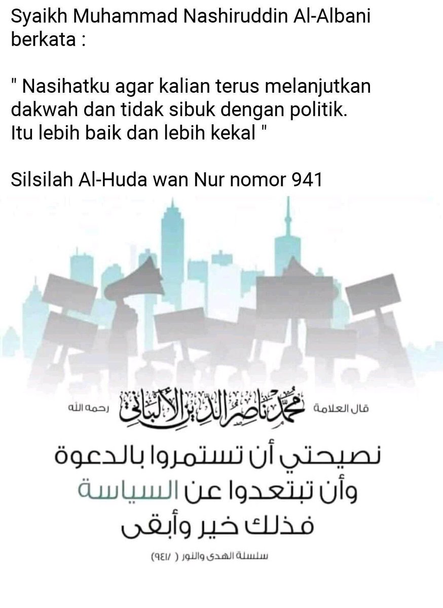 U dugonasining xotinini paypaslayapti.