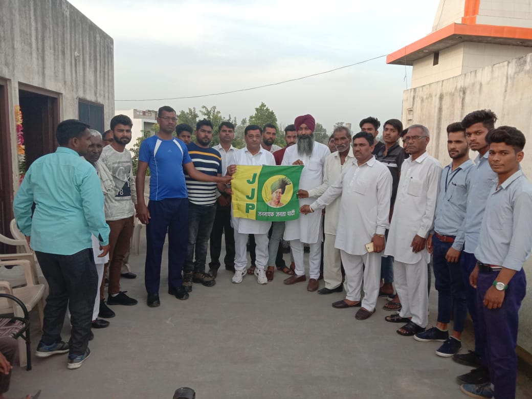 SumerKamboj3's tweet photo. हल्का इन्द्री के दर्जनों गाँव के युवकों ने जन नायक जनता पार्टी में की आस्था व्यक्त सभी का बहुत-बहुत स्वागत:- https://t.co/vCMCHhOubY