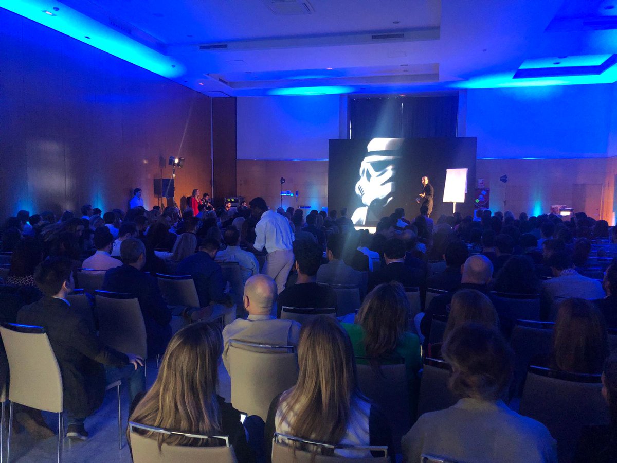 ESICMalaga's tweet photo. Una recopilación del #ESICMKSUMMIT
Ponentes y presentadores @Israel_Garcia @franservia @lauracarandini @c21bebrave @PabloPuyol_ @Guapayconestilo https://t.co/UGfhepAtJR