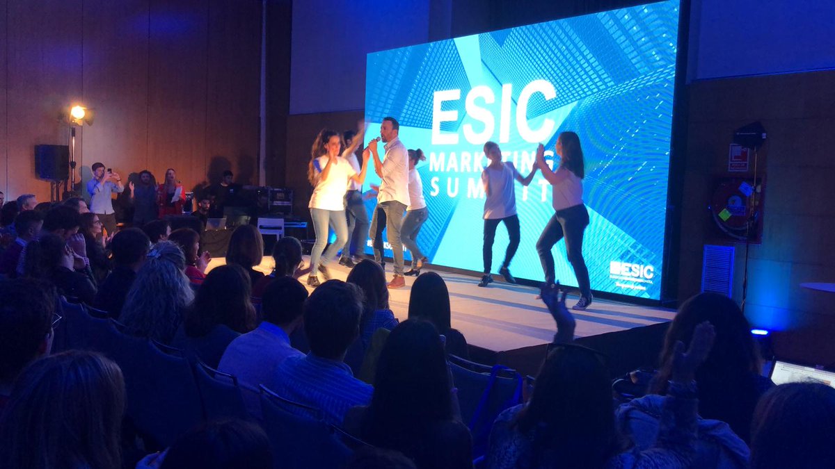 ESICMalaga's tweet photo. Una recopilación del #ESICMKSUMMIT
Ponentes y presentadores @Israel_Garcia @franservia @lauracarandini @c21bebrave @PabloPuyol_ @Guapayconestilo https://t.co/UGfhepAtJR