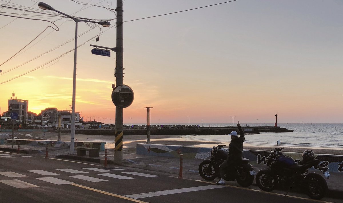 kh_actor's tweet photo. #제주도 #바이크투어 #아이언883 #라이딩 https://t.co/rwscOIiyM5