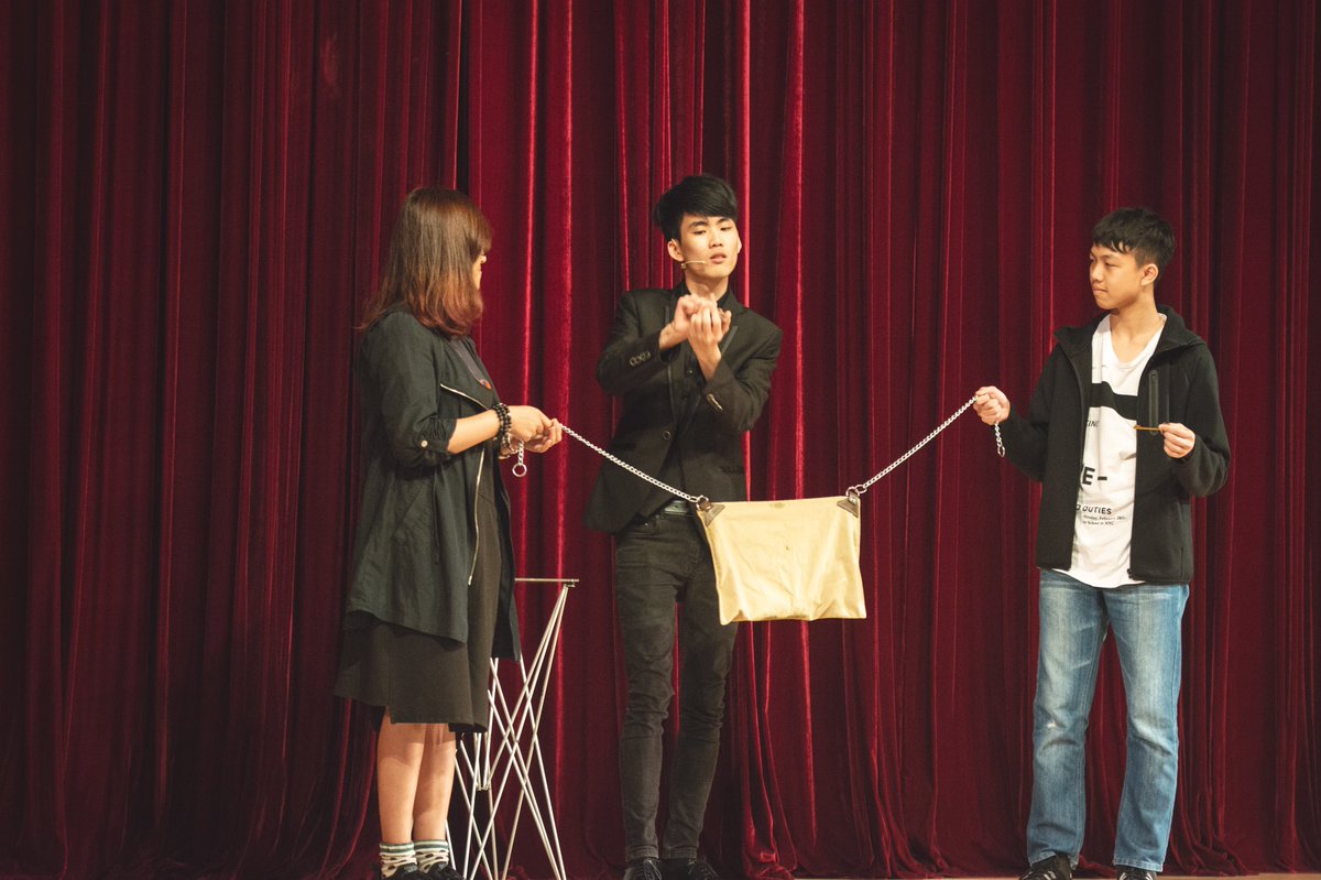 macauyoungmagic's tweet image. #澳門青年文創魔術會 魔術表演， 
會員參與 澳門大學魔術會 十周年魔術晚會～魔約 表演

Facebook : 澳門青年文創魔術協會
#澳門文創魔術 #澳門青年文劍 #澳門魔術班 #澳門魔術協會