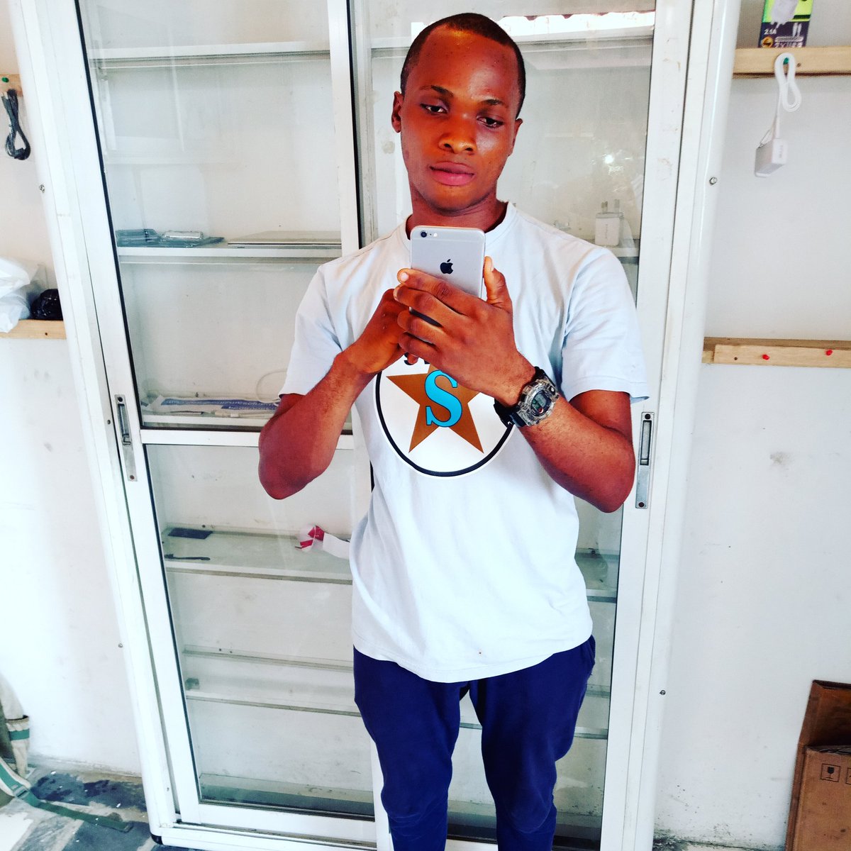 SamkingBird's tweet photo. All the worlds just to tell you,,,,a new baddest rapper coming soon,,,,,,call me 6th-bravo https://t.co/Ch1JOHzFB8