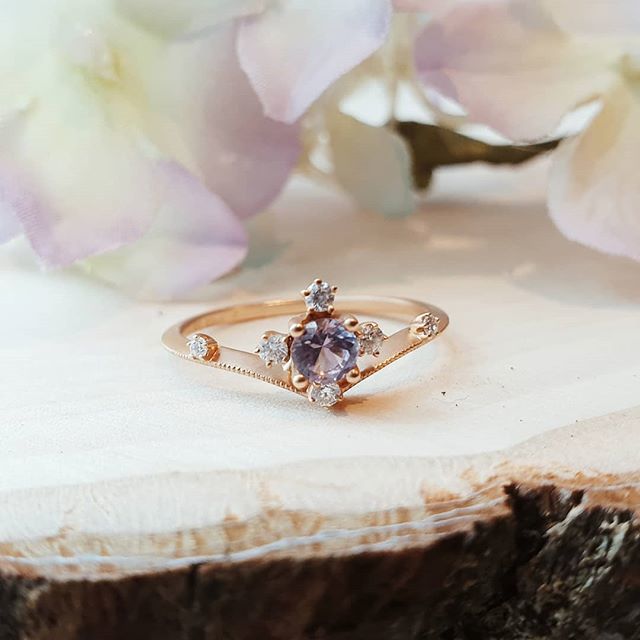 herworldbrides's tweet photo. Our colleague Zoe recently got engaged and just how pretty is her ring! "My fiance and I went ring shopping together. I'm not quite a diamond person and I fell in love with the gorgeous hue of this spinel." #herworldbrides #weddingring #engagementring #s… https://t.co/icRWSuvhlP https://t.co/uuSLMkeYHu