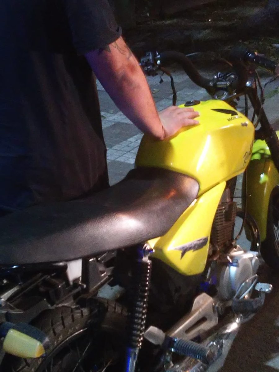 GustavoAdda's tweet photo. #HayControl
Anoche, 48 motos y 4 autos retenidos a disposición del TMF, luego de la verificación por parte del #TercioDelta (CRE) sobre la posesión de armas y drogas.
Así damos respuesta a los vecinos y generamos espacios ordenados y seguros.
#Estamos a toda hora. En todos lados. https://t.co/XiSG5wQink
