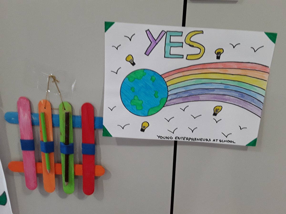 CVadorrey's tweet photo. La cooperativa de 5º del Ceip Vadorrey Les Allées: Y.E.S. tiene ya un montón de prototipos... ya nos estamos poniendo en marcha para producir nuestros increíbles productos! https://t.co/jGTKWMYk1b