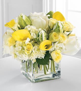 CarithersFlwrs's tweet photo. Send a breathtaking design featuring comforting yellow and white florals including: Hydrangea &amp; Garden Roses. #wishesandblessings #yellowflowers #roses #hydrangea #carithersflowers #atlantaflorist https://t.co/f5fSmKYuK9 https://t.co/Lv5aUCmhHk