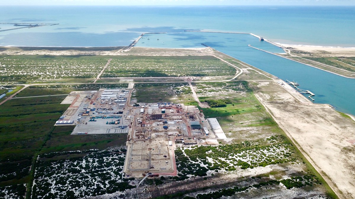 siemens_press's tweet photo. Affordable and clean #power for #Brazil: First fully integrated LNG-to-Power project of this scope for @Siemens https://t.co/MU9aUciUBh https://t.co/OHPeISpyVm