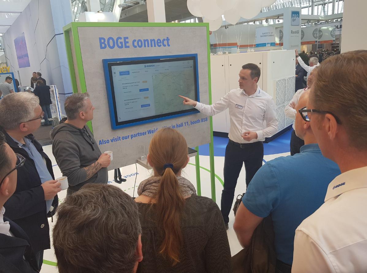 bogecompresores's tweet photo. Estamos presentando todas nuestras novedades y celebrando nuestro 111 Aniversario en #HM19. Ven a ver nuestra edición de aniversario de la serie de #compresores de tornillo S-4 al stand B56 hall 26
https://t.co/wvUctJUN0i #ComVac #Boge https://t.co/I6V8lkjQ4A