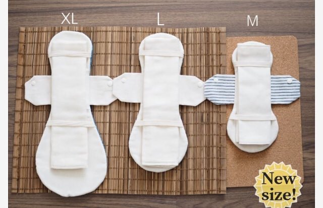 Pooh_The_Flat's tweet image. รีวิว ผ้าอนามัย แบบใช้แล้วซัก สำหรับสายรักษ์โลก ลดขยะ ตัวนี้พี่สาวซื้อมาให้ค่ะ เหมือนผ้าอนามัยปกติแค่เป็นผ้า ซึมซับได้ปกติ ส่วนที่มีลายจะเป็นส่วนที่อยู่ติดกับกางเกงในค่ะ อันนี้ยี่ห้อ sunny cotton ค่ะ มีต่อ #ไว้รีวิวห้ามขายของโว้ยย