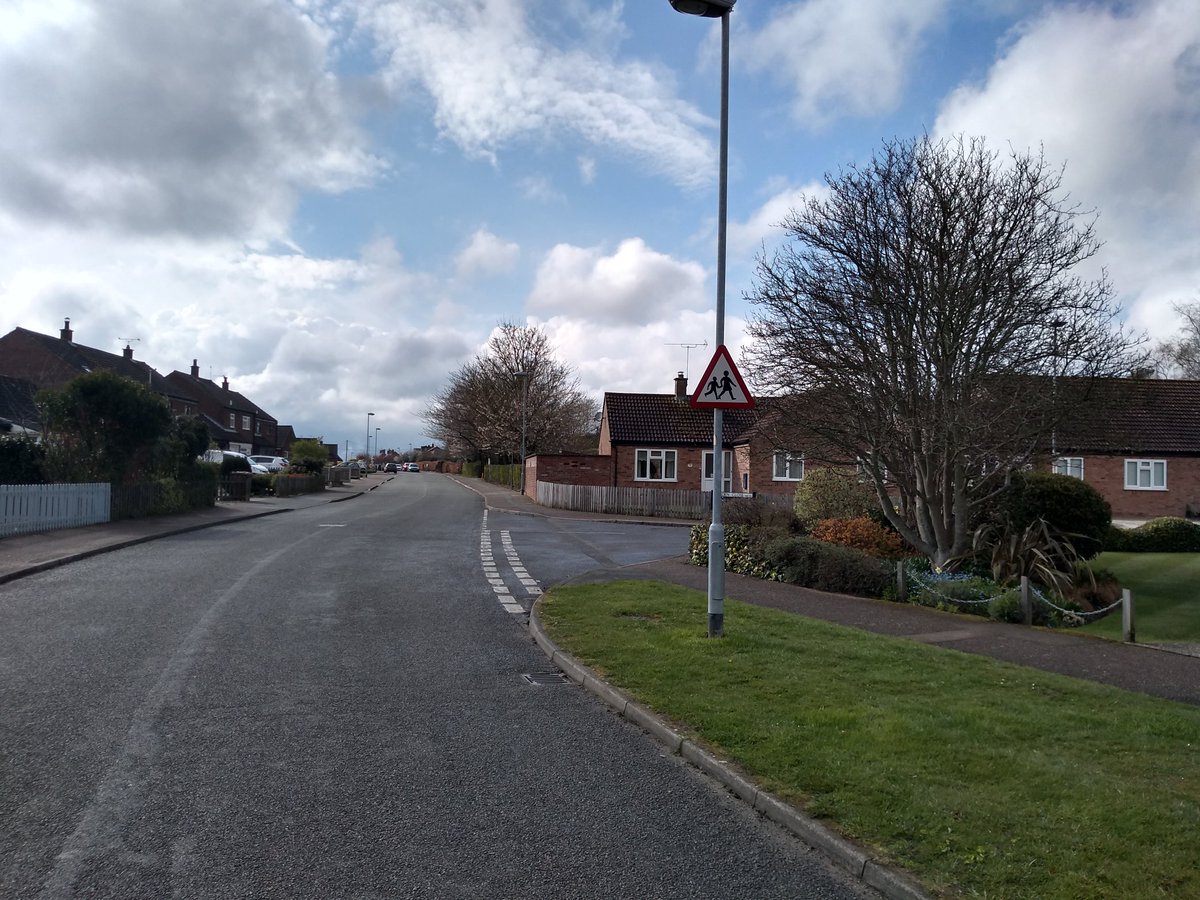 NNDCEPTeam's tweet photo. Afternoon @NorthNorfolkDC  patrols around #holt 
Remember to pick up after your dog, the @CountryHolt rangers don't appreciate strimming dog poo and likewise residents don't like standing in it #nomessing #bagitbinit
Report any issues at
https://t.co/wNTU7urJy8 https://t.co/7pjwEcsHDW
