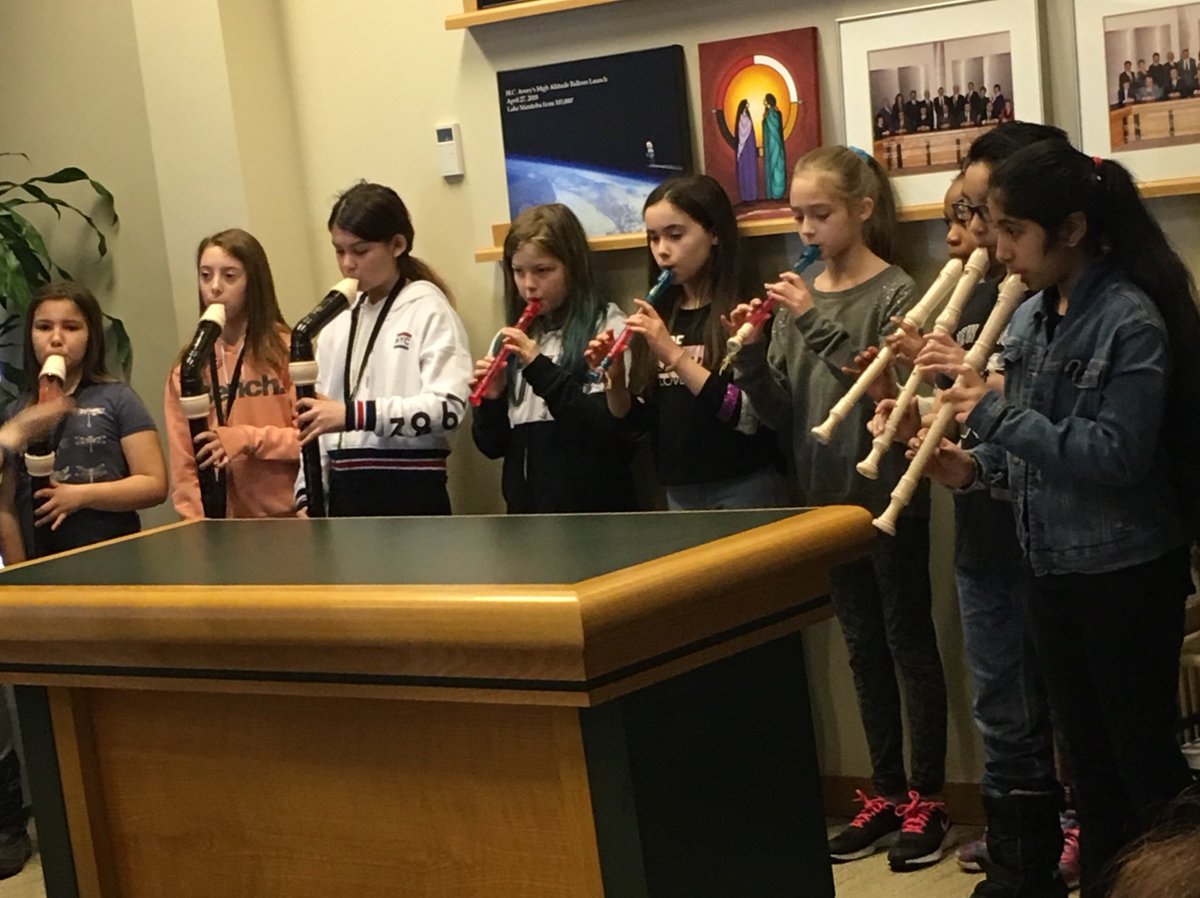 HorbasCathy's tweet photo. Victory Grade 5 students performed at the Board Office staff meeting this morning.  A great way to start a day!  Thanks to Lisa Rumak and Tyler Yip for their leadership. #7oaksdiv https://t.co/B0mLEG9uik