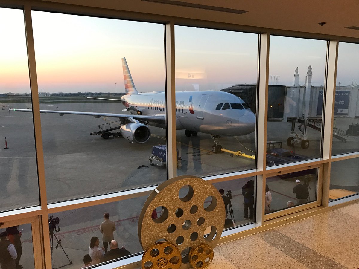 mammatusman's tweet image. Direct flight SDF-LAX. Thanks ⁦@AmericanAir⁩ it's an @airbus not an CRJ! Wow ⁦@FlyLouisville⁩ call ⁦@Ripleys⁩.  #LABound