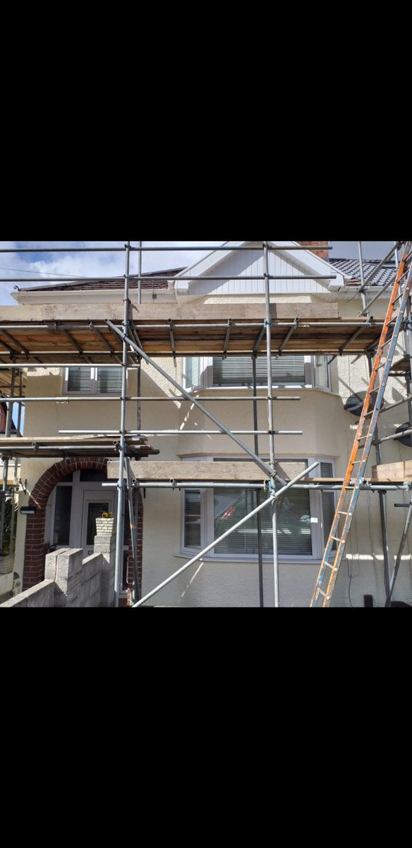 GasmanDuane's tweet photo. 1st painting JOB DONE. front back and side of house. Customer very happy. We paint inside and out. We also clean facial of gutters and frames. Our work is done to the HIGHEST STANDARD. Give me a text or ring me on 07845165681 for a FREE QUOTE TODAY!! https://t.co/2uJjZUpyQx