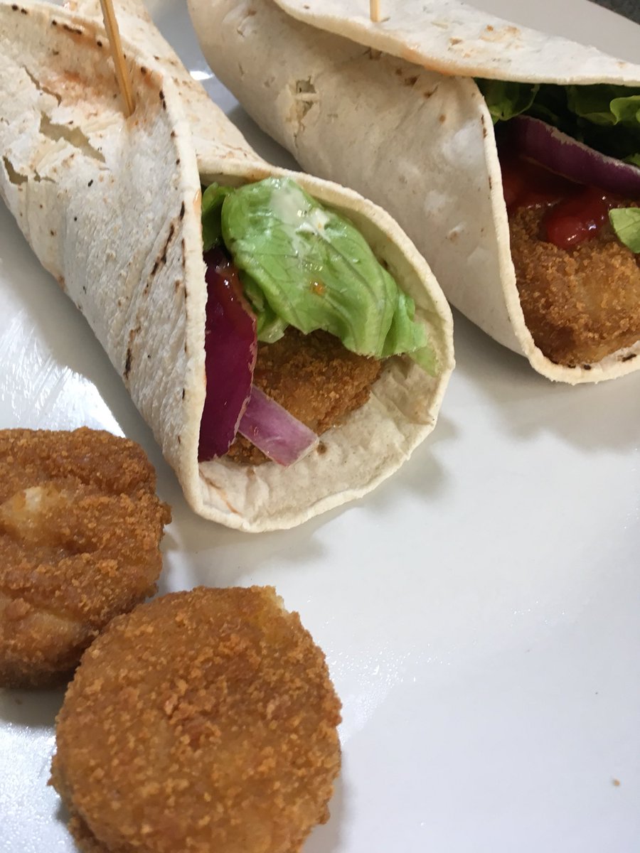 MyFreeFromKitc1's tweet photo. I had GF Old El Paso fajitas the other night and had left over GF wraps that I froze.

Today I literally made some chicken nuggets, added salad and hey presto - Lunch is served.

You can grab your Gluten Free Old El Paso fajita kit from : https://t.co/G2UuRDoYvl https://t.co/5hoiJbzRmK