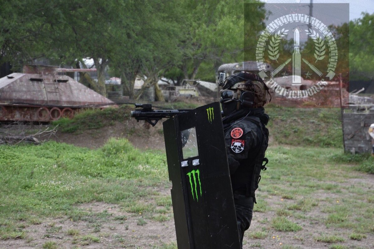 JEVUZMETAL's tweet photo. #Airsoft #domingodebbs #pacificadoresmty #juggernaut #M60 #Shield #M4 https://t.co/89IthVyU2x