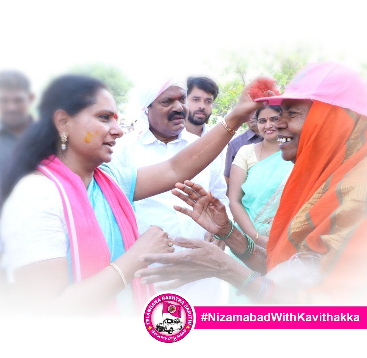 samik85696791's tweet photo. ఏమిచ్చి తీర్చుకోవాలి అమ్మ మీ రుణం. 🙏🙏😍
@RaoKavitha 
#IamWithMPKavitha 
#MissionTRS16 https://t.co/Ob8sdcjGZb