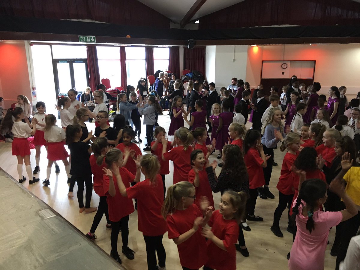 HavSchoolSport's tweet photo. Our first ever dance festival at Upminster Windmill Hall with @TwistPout Lauren #creativeandfun https://t.co/JvrH1m9SE5