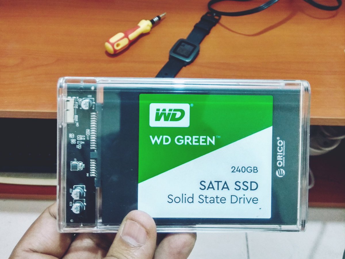 says_souvik's tweet photo. Just arrived. Do you want a video?

#ssdlife #westerndigital #youtuberlife❤️ #neversaynever https://t.co/4txjAlTgGJ