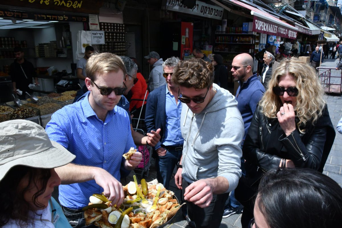 CannaTechGlobal's tweet photo. Our CannaTech VIP tour is in Jerusalem for an amazingly delicious food and history tour! #CannaTechTLV https://t.co/GhENOVHGqx https://t.co/0xq0k5j1lT