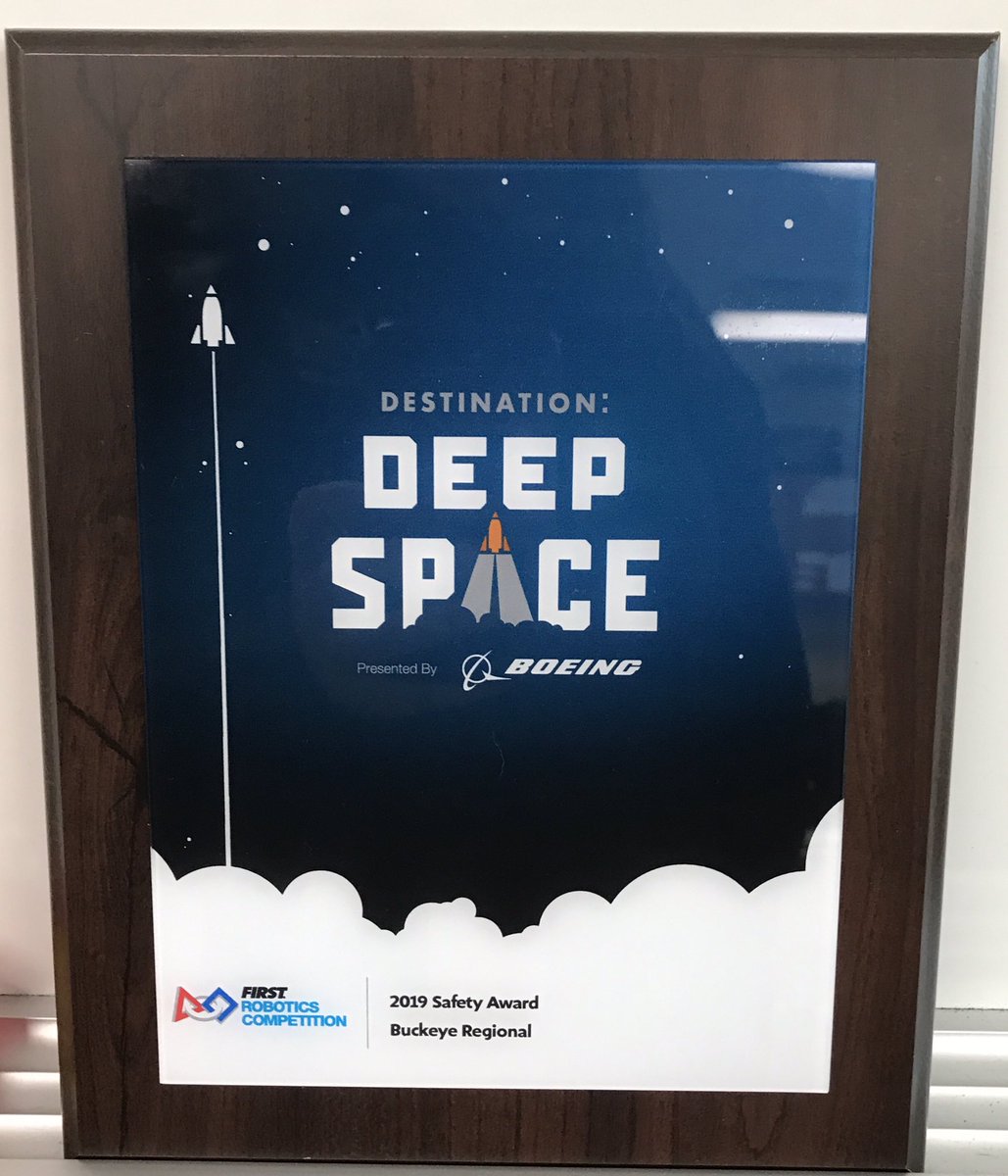 Last weekend our team competed at the #BuckeyeRegionalFRC in Cleveland. We were ranked 1st all day Saturday and ended up getting knocked out at the semifinals! We also won the safety award and the excellence in engineering award! #omgrobots #FIRSTrobotics #deepspace