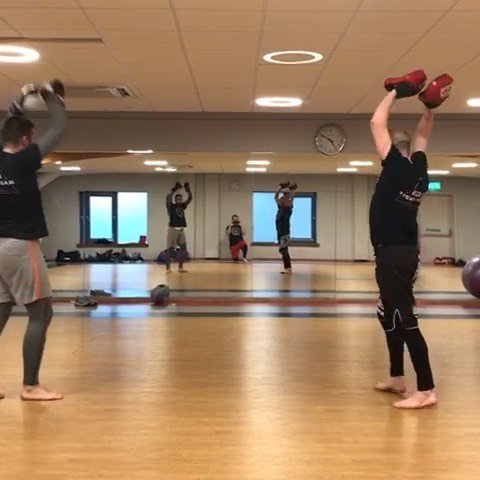 KDA_Tweets's tweet photo. Loosey Goosey! 😂 it’s important to take #warningup before #padwork VERY seriously! 😂 #lol
Let’s train! 8pm-10pm tonight, #crayford #kickboxing #martialarts #mma #boxing
#footwork #niceandlight #jab #cross #headmovement #shift #roundhouse #bodykick … https://t.co/9BW1Vf5k1m https://t.co/zZWhusgGbR