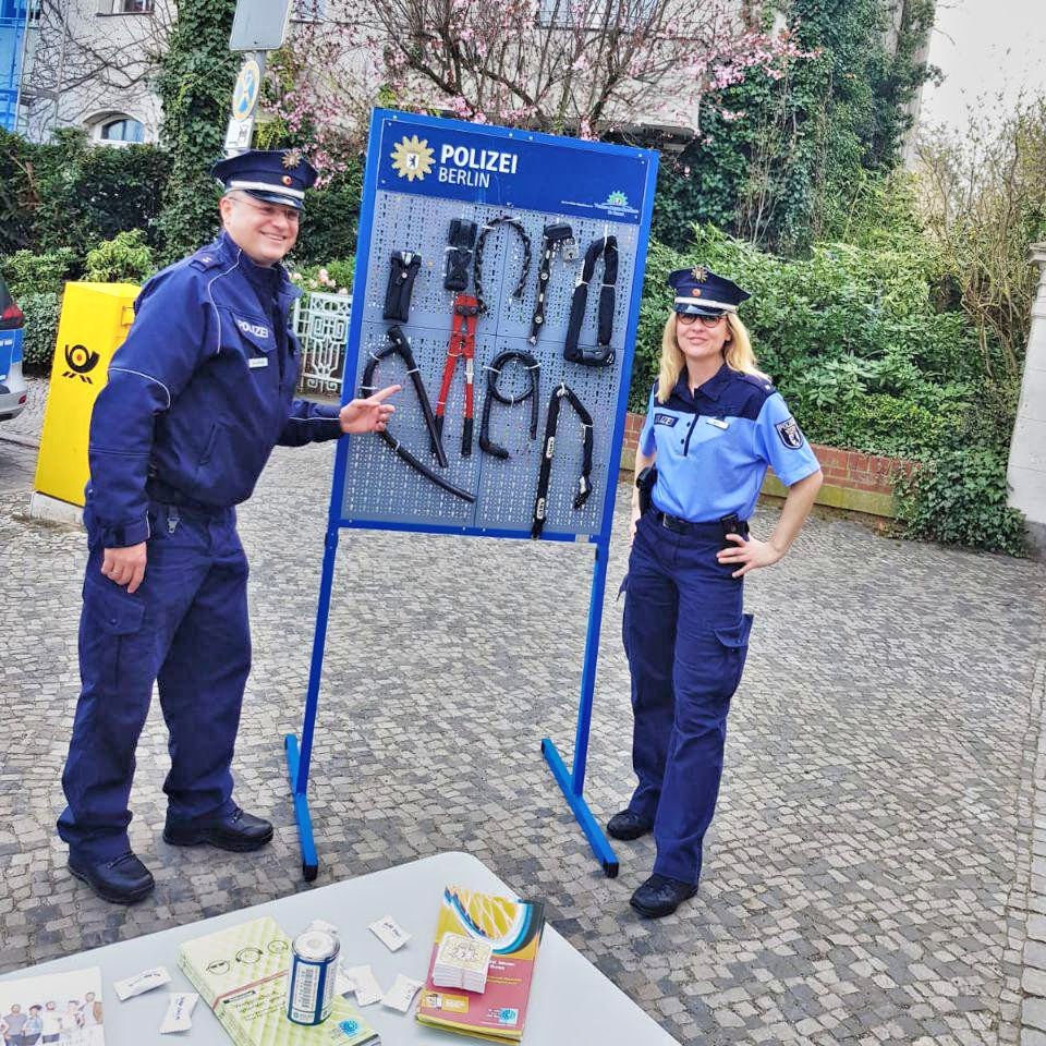 Polizei Stellt Neue Codierung Von Fahrradern Vor Pankow