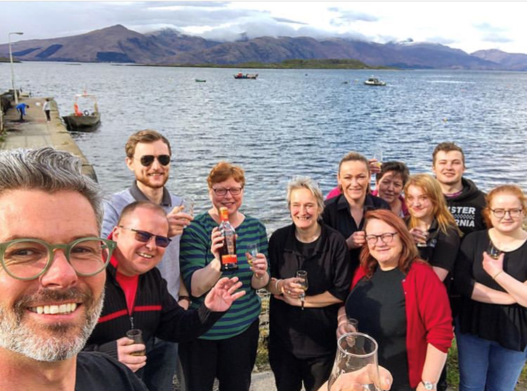 pierhousehotel's tweet photo. What a day we had yesterday with @SingleMaltMark !!  A very fun afternoon of training (and tasting!)of all things whisky &amp; Glenfiddich. Next time you visit, ask the bartender what his favourite was😜#whisky #glenfiddich #markthomson #visitscotland #myargyll #westcoast #scotland https://t.co/PDLt0Wrp9K