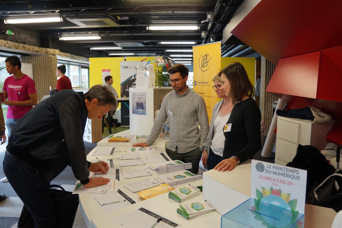 WeKer_ML's tweet photo. 🔴 [DIRECT] Le Forum du #recrutement #numerique c'est maintenant !
On vous attend nombreux ! #PDN2019 🌹 https://t.co/KuPwb9llv8