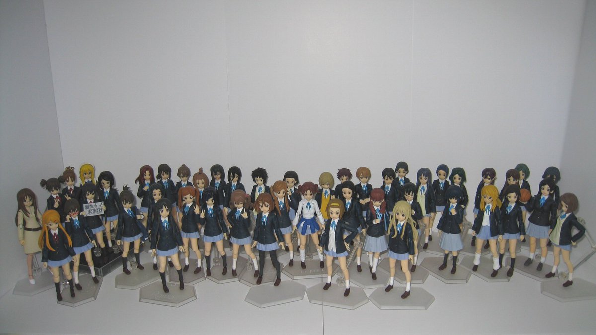 nanoha_327's tweet image. けいおん!再放送と聞いて。
もう10年も経つんだ(・_・;
当時ハマって、3年2組クラスメイト全員のfigmaを作製したのが懐かしい。
最終的に先輩後輩とか合わせて47人、ボディも全員分ある。
#けいおん
#けいおん10周年
#figma改造
#平成最後に自分の代表作を貼る