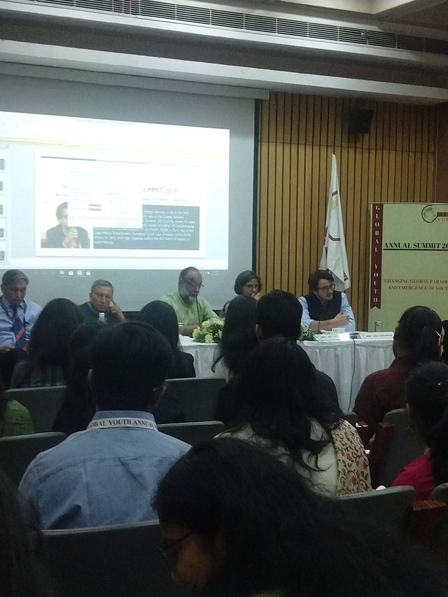 globalyouthind's tweet photo. Mr. Shekhar Dutt talked about how the youth to be at the forefront of conflict resolution, while Ms. Maya motivated them to use their fundamental duties and tights wisely. Mr. Simon emphasized on the role of education for the same.
#GYSummit2019
#bethechangeyouwanttosee https://t.co/5CTS4wcIZD