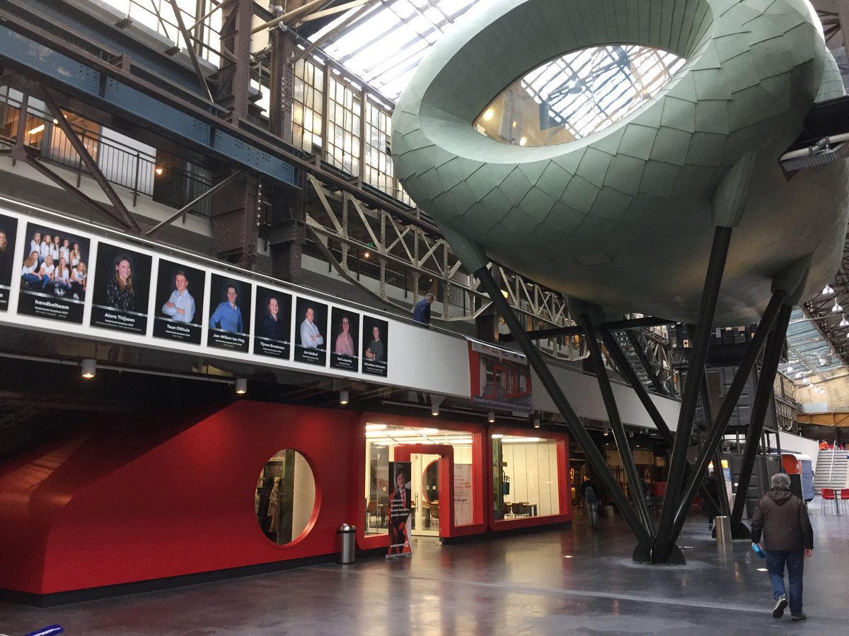 sfreeke's tweet photo. Vandaag de eerste training in het nieuwe Edulab mogen verzorgen. Donderdag 16 mei is de officiële opening van deze mooie nieuwe ruimte waar we samen met collega's kunnen onderzoeken hoe educatieve technologie ingezet kan worden in je les. #verbinden en #inspireren #rocvantwente https://t.co/3wn1WKVqTC