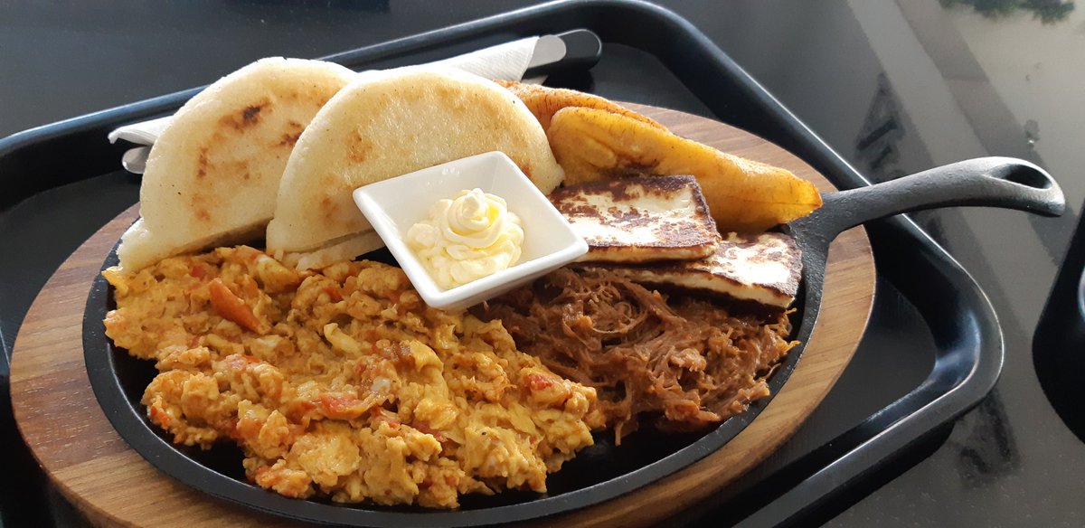 Arepados's tweet photo. #breakfastspot in #aruba #close to @ARUBA_AIRPORT #ask for the #desayunocriollo #arepados https://t.co/eRQAlnfkLM