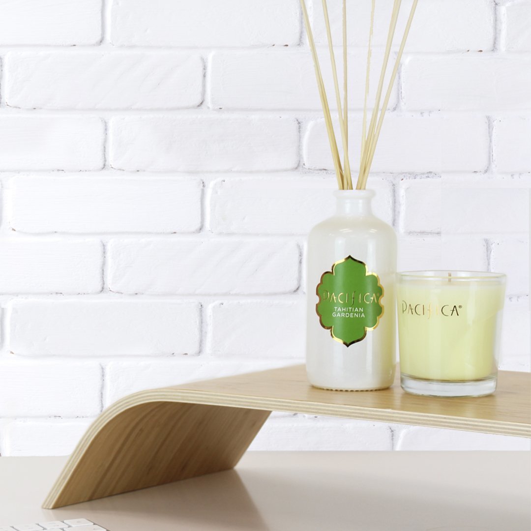 Pacifica_UK's tweet photo. Our Deluxe Diffusers are made with our quintessential perfume blends using the highest quality natural ingredients. Meaning they are long lasting, &amp; give any room a subtle decorative accent. 

Find your scent today - https://t.co/qsilYrxGWu

#Pacifica #CrueltyFree #Vegan #Organic https://t.co/hzmurUTxJw