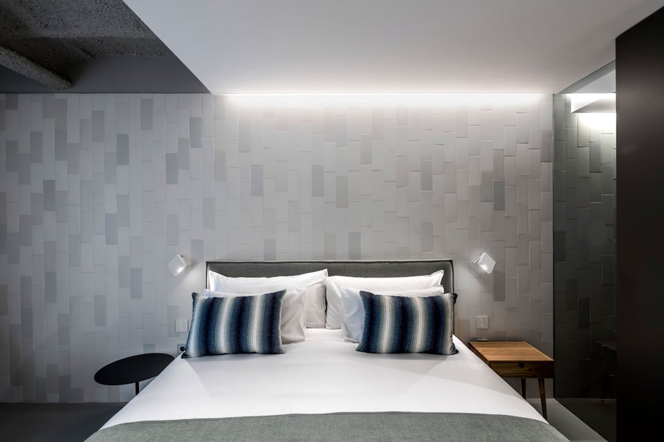 LDI_hi's tweet image. Check out Vibia Lighting's blog on hotel bedroom lighting design! soo.nr/JkgF 
#vibiaMILES #hotel #hospitality #design #architects #bed #bedroom #boston #dlfne #dlf #led #sustainable #europeanlighting