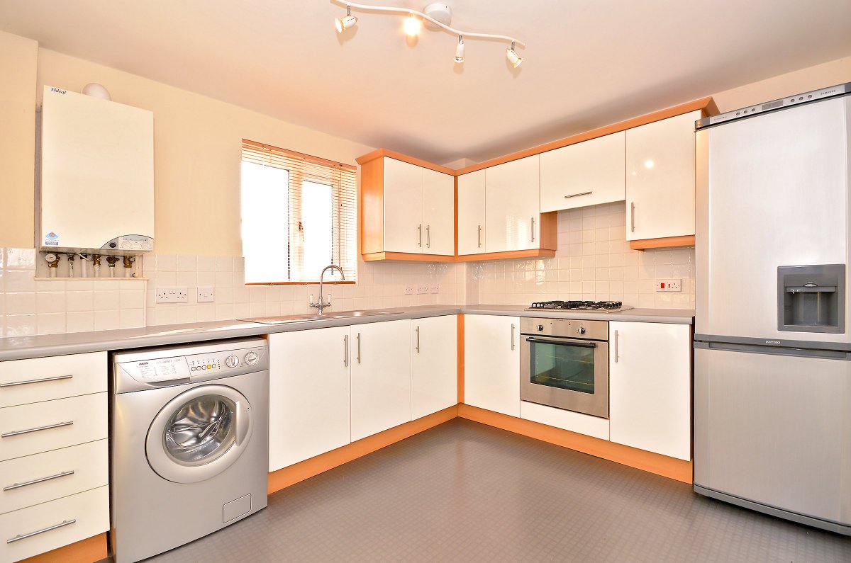_dragonflylets's tweet photo. AVAILABLE NOW! This spacious first floor 2 bed apartment in Wymondham is situated close to Ketts Park and comes with allocated parking for one plus on street parking for £650 PCM. Call us on 01603 760770 today!
#Wymondham #Norfolk #HomesForLet #Property #Rightmove #OnTheMarket https://t.co/ZrTCju43Co
