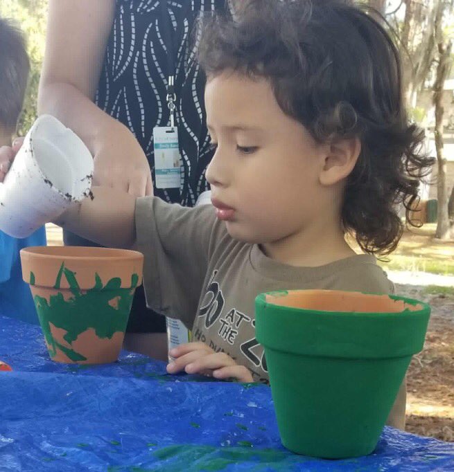 SarasotaPRD's tweet image. Our Junior Nature Agents enjoyed learning about plants and planted their own flowers yesterday at Arlington Park &amp;amp; Aquatic Complex! 🌺🌺🌺

@cityofsarasota @SarasotaPRD #agentsofnature #nature #grow #sarasota #floridaflowers #learn #kids #visitsarasota #fun