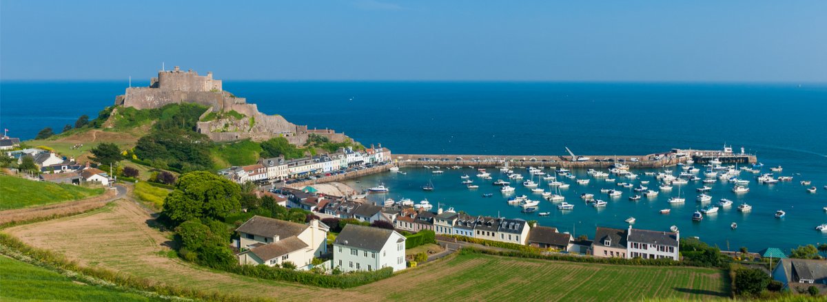 Avid sailors in the UK have an abundance of choice when it comes to beautiful places to visit in England but if time’s not an issue and you’re looking to venture a little further afield, take a jaunt over to the Channel Islands. fairviewsailing.co.uk/bareboat-chart… #sailing #yachtcharter