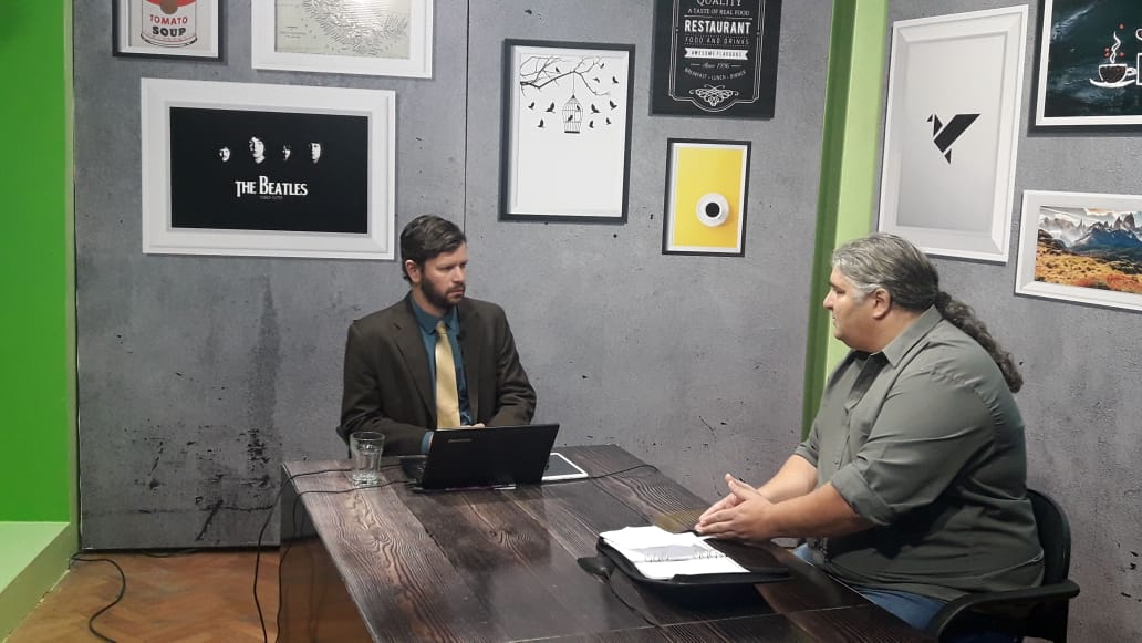 ATESantaCruz's tweet photo. #Ahora Alejandro Garzón Secretario General de ATE Santa Cruz se encuentra en #TVEO bajando información para todos los y las trabajadoras.
Prensa #ATESantaCruz https://t.co/tzLX7dcseN