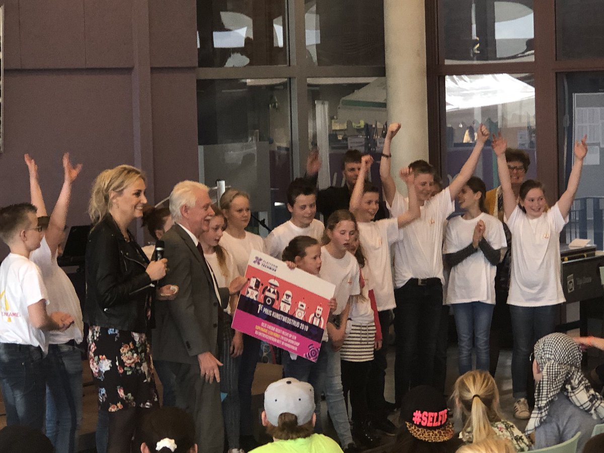 Wat was het spannend. Maar we hebben een winnaar: #Steenenkamer #kunstwedstrijd #finale #Oostenlicht #Elburg