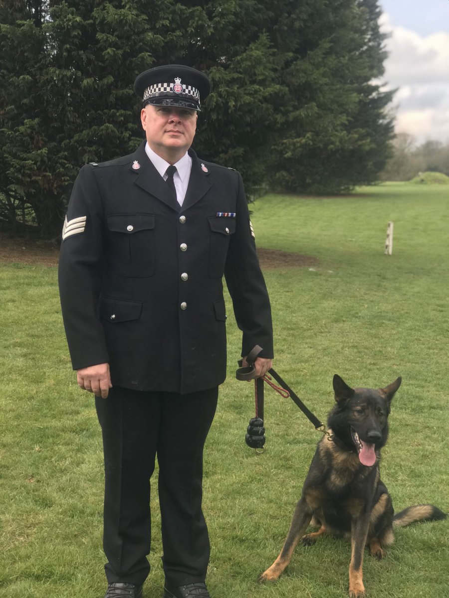 EssexPoliceUK's tweet photo. Meet PD Rex, Astra, Zane and Goose! #WoofWoofWednesday

Our four new #policedog and handler teams will soon be protecting the streets of #Essex after completing their training.

Read more: https://t.co/44ViDyQSRW https://t.co/0sn1fyanCG