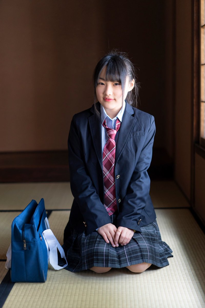 いろいろ 制服 正座